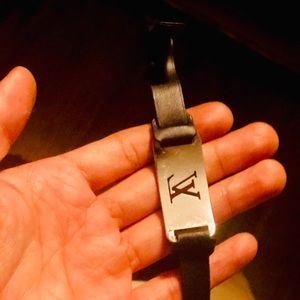 Louis Vuitton Bracelet size  19 Authentic